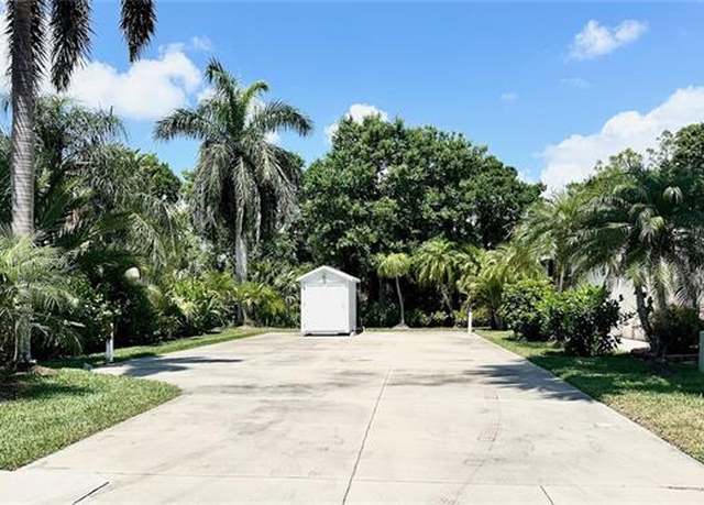 Property at 1076 Diamond Lake Cir, Naples, FL 34114