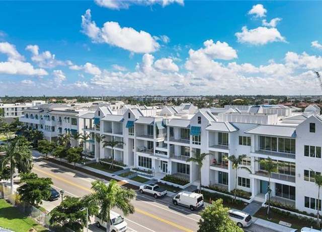 Property at 201 8th St S #308, Naples, FL 34102, 2 beds, 2.5 baths