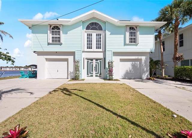 Property at 1555 Airway Dr, Naples, FL 34104, 3 beds, 2.5 baths
