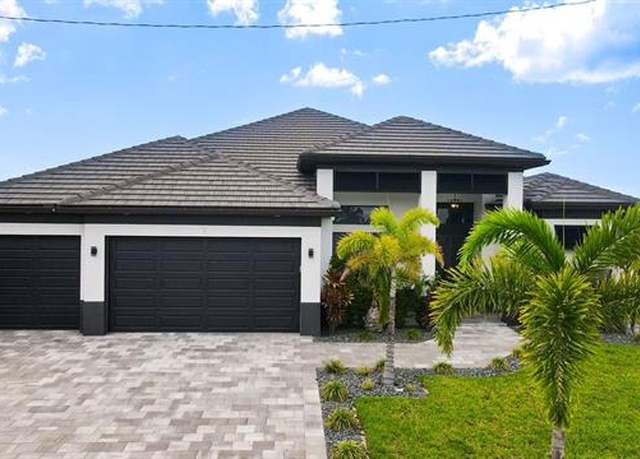 Property at 2 SW 35th Ave, Cape Coral, FL 33991, 3 beds, 3.5 baths