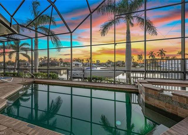 Property at 330 Edgewater Ct, Marco Island, FL 34145, 4 beds, 4 baths