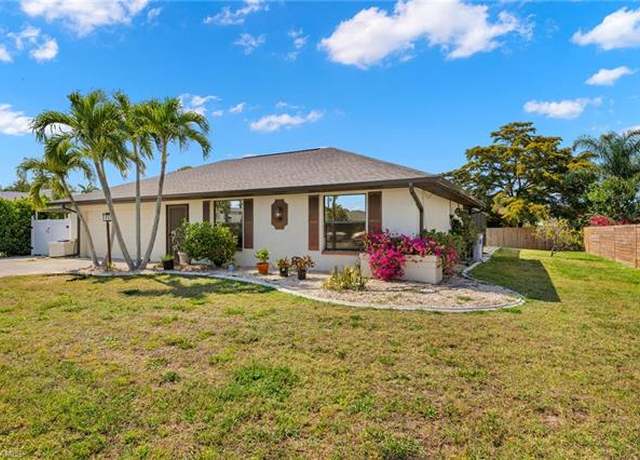 Property at 2225 Crystal Dr, Fort Myers, FL 33907, 3 beds, 2 baths