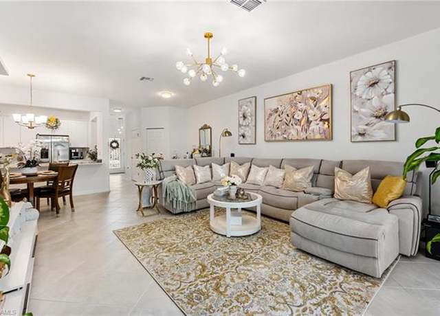 Property at 2926 Citrus St, Naples, FL 34120, 3 beds, 2.5 baths