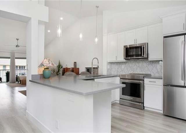 Property at 9640 Victoria Ln Unit C308, Naples, FL 34109, 3 beds, 2 baths