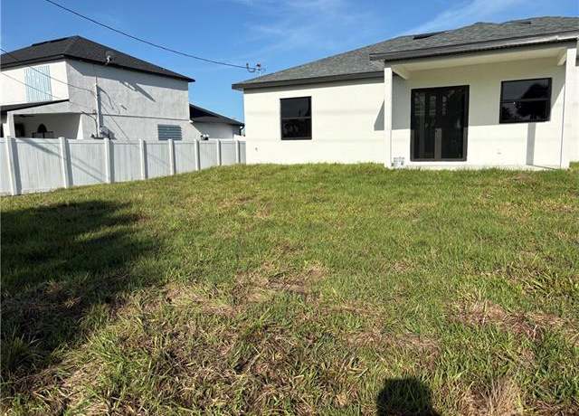 Property at 1208 NE 19th St, Cape Coral, FL 33909, 4 beds, 3 baths