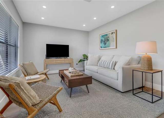 Property at 754 95th Ave N, Naples, FL 34108, 2 beds, 2 baths