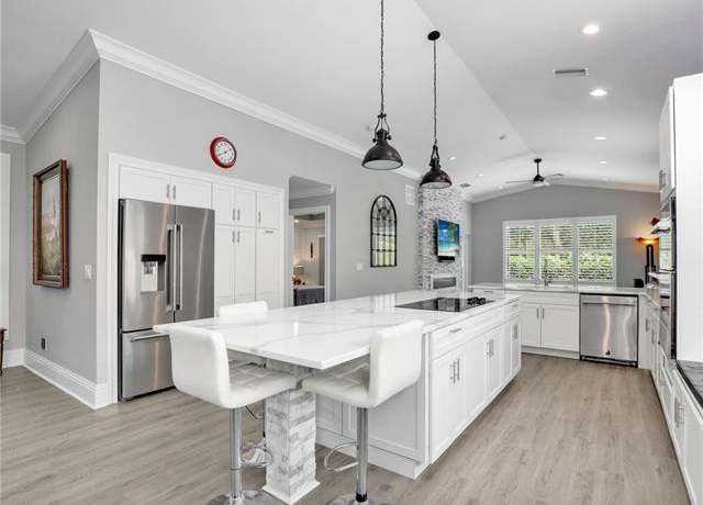 Property at 1591 Windamere Ln, Naples, FL 34119, 3 beds, 2 baths