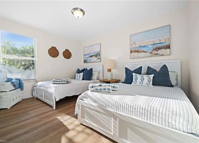 Property at 738 95th Ave N, Naples, FL 34108, 3 beds, 2 baths