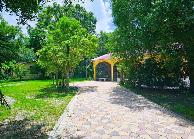 Property at 571 E Lincoln Ave, Labelle, FL 33935, 4 beds, 3 baths