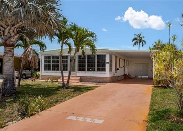 Property at 469 Riviera Blvd W, Naples, FL 34112, 2 beds, 2 baths