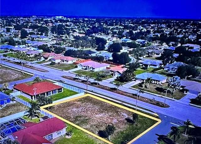 Property at 627 SE 18th St, Cape Coral, FL 33990