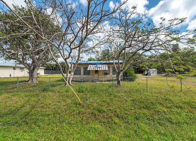 Property at 2415 Bayside St, Naples, FL 34112