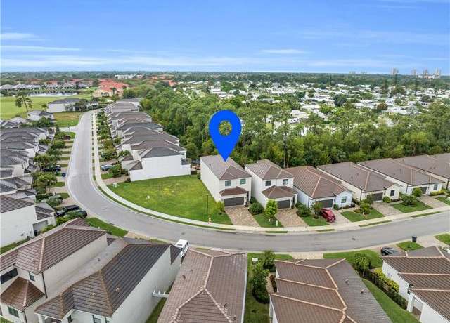 Property at 26506 Bonita Fairways Blvd, Bonita Springs, FL 34135, 3 beds, 2.5 baths