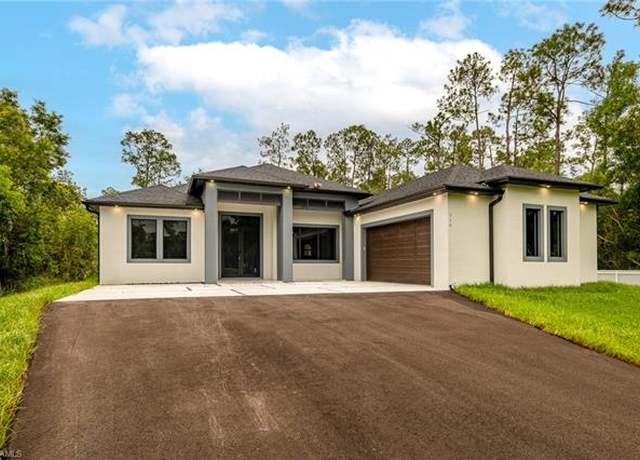 Property at 116 Everglades Blvd S, Naples, FL 34117, 4 beds, 3 baths