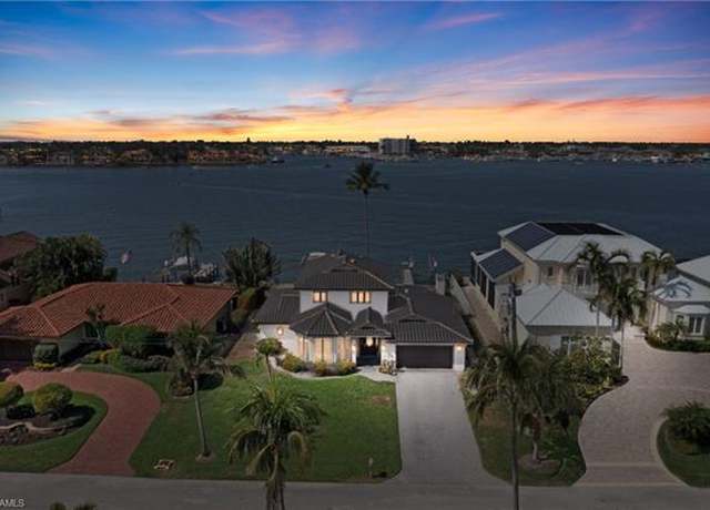 Property at 1535 Dolphin Ln, Naples, FL 34102, 4 beds, 3.5 baths