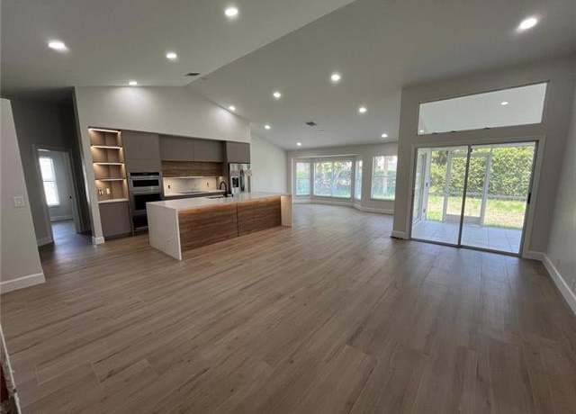 Property at 2285 River Reach Dr, Naples, FL 34104, 3 beds, 2 baths