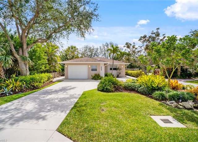 Property at 668 95th Ave N, Naples, FL 34108, 2 beds, 2 baths