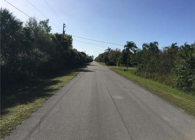 Property at 660 16th St NE, Naples, FL 34120