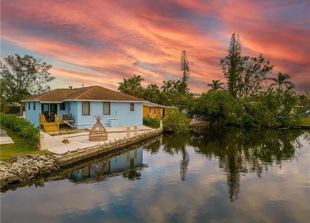Property at 507 14th St N, Naples, FL 34102, 4 beds, 2 baths