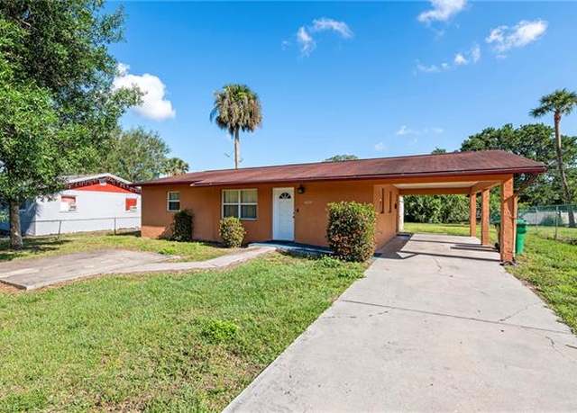 Property at 702 Breezewood Dr, Immokalee, FL 34142, 3 beds, 1 bath