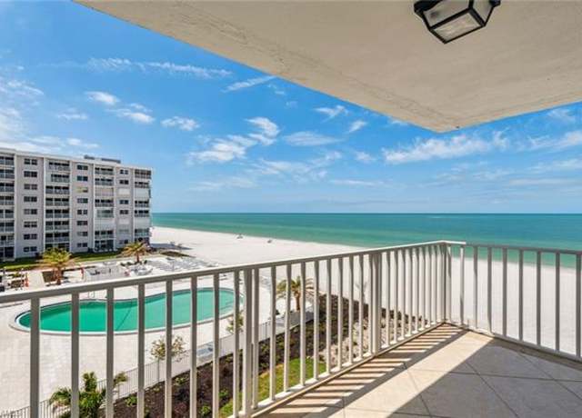 Property at 3443 Gulf Shore Blvd N #403, Naples, FL 34103, 2 beds, 3 baths