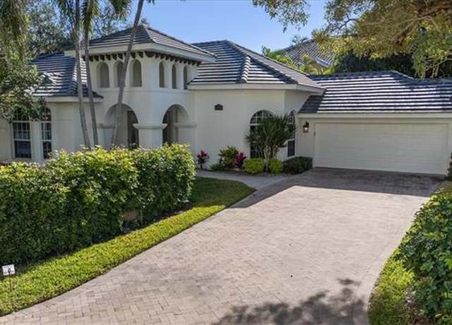 Property at 720 Bentwater Cir, Naples, FL 34108, 4 beds, 3 baths