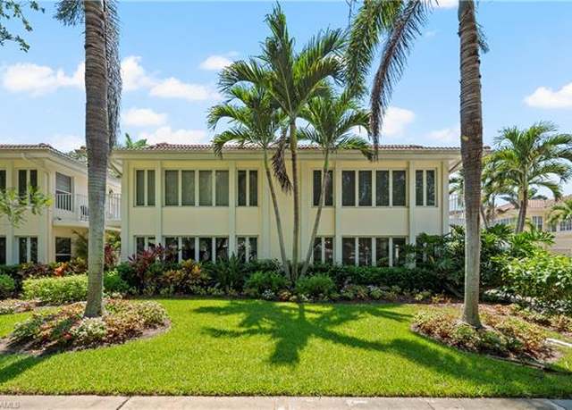 Property at 280 4th St S #104, Naples, FL 34102, 2 beds, 2 baths