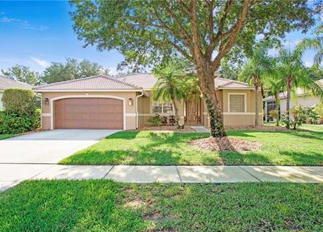 Property at 761 Grand Rapids Blvd, Naples, FL 34120, 3 beds, 2 baths