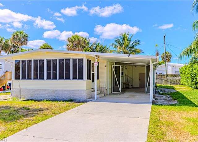 Property at 8 Henderson Dr, Naples, FL 34114, 3 beds, 2 baths