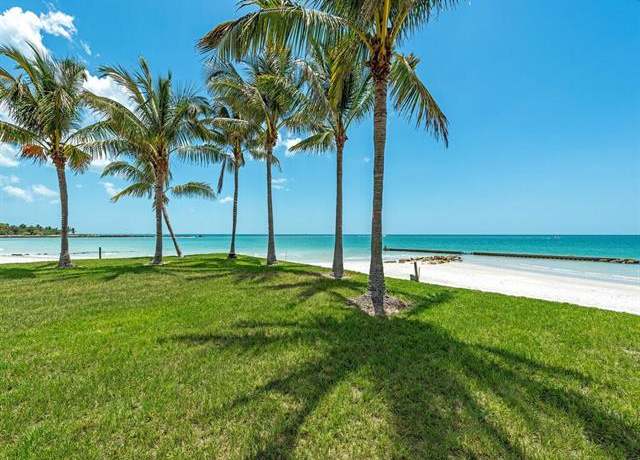 Property at 4550 Gordon Dr, Naples, FL 34102-7914
