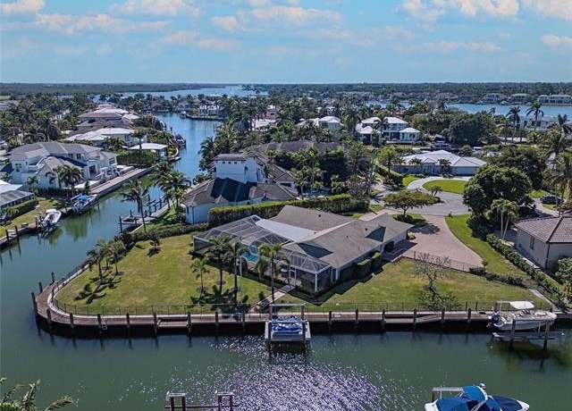 Property at 2185 Trout Ct, Naples, FL 34102, 3 beds, 2.5 baths