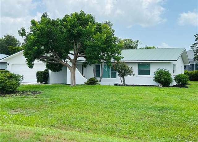 Property at 4937 Royal Palm Dr, Estero, FL 33928, 2 beds, 2 baths