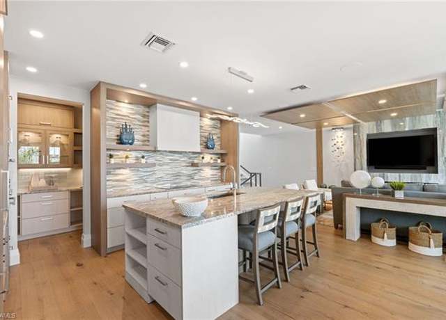 Property at 121 Barefoot Cir #16, Bonita Springs, FL 34134, 3 beds, 4 baths