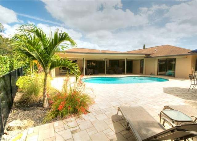 Property at 2171 Kings Lake Blvd, Naples, FL 34112, 3 beds, 2.5 baths