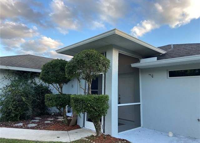 Property at 914 Avery St E, Lehigh Acres, FL 33974, 3 beds, 2.5 baths