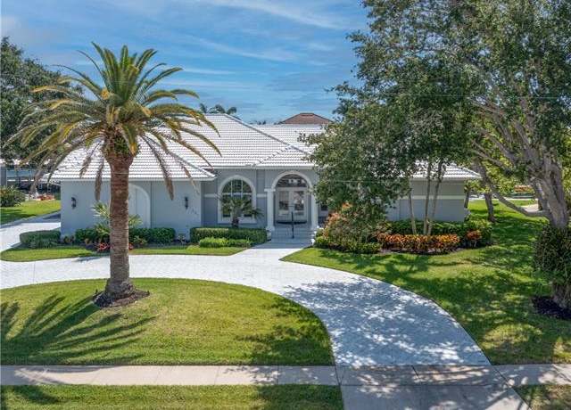 Property at 561 Conover Ct, Marco Island, FL 34145, 3 beds, 3.5 baths