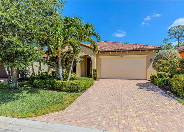 Property at 1233 Manado Dr, Naples, FL 34113, 2 beds, 2.5 baths