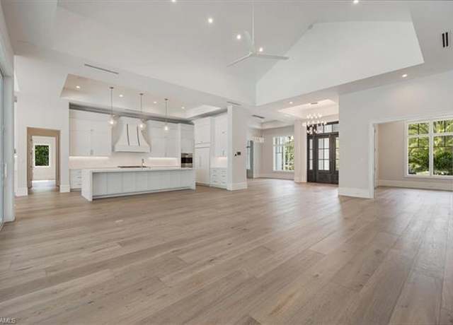 Property at 375 Bow Line Dr, Naples, FL 34103, 4 beds, 4.5 baths