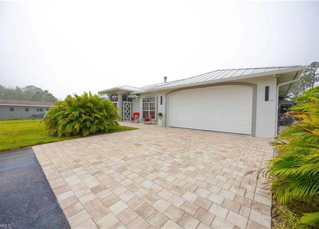 Property at 2618 35th Ave NE, Naples, FL 34120, 3 beds, 2.5 baths