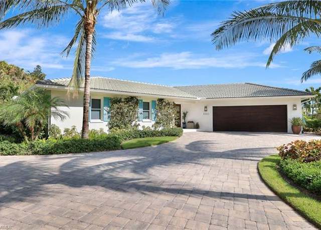 Property at 5050 Crayton Rd, Naples, FL 34103, 4 beds, 3.5 baths