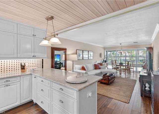 Property at 424 12th Ave S Unit C424, Naples, FL 34102, 2 beds, 1 bath