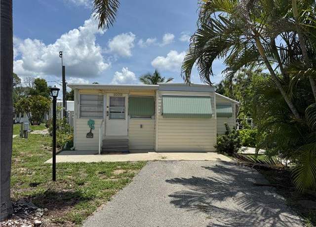 Property at 1003 Pine Dr #271, Naples, FL 34114, 1 bed, 1.5 baths