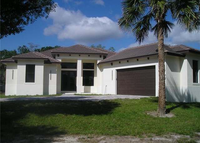 Property at 221 22nd St NE, Naples, FL 34120, 3 beds, 2.5 baths