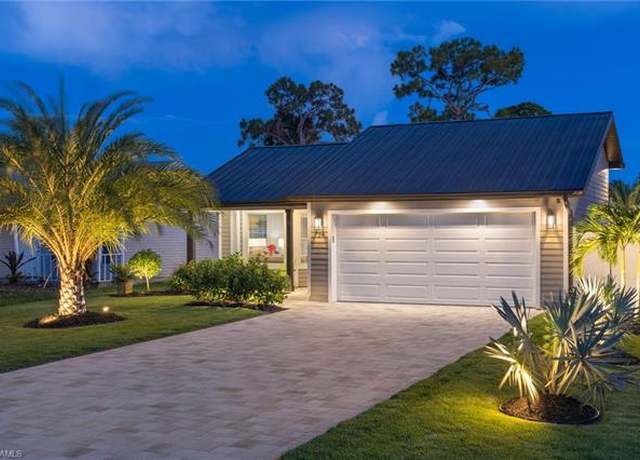Property at 734 95th Ave N, Naples, FL 34108, 2 beds, 2 baths