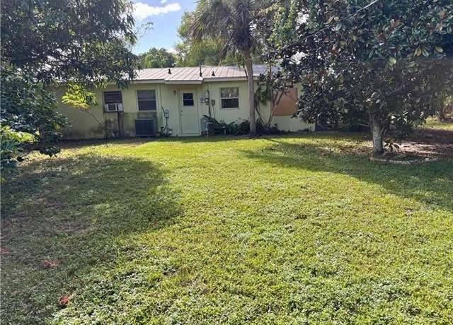 Property at 697 Pine Vale Dr, Naples, FL 34104, 3 beds, 1 bath
