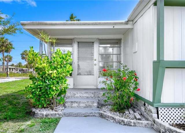 Property at 9 Henderson Dr, Naples, FL 34114, 2 beds, 2 baths