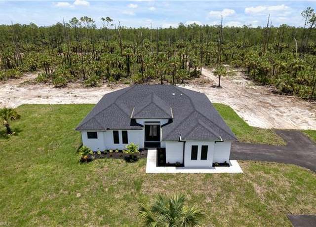 Property at 3473 14th Ave SE, Naples, FL 34117, 3 beds, 2.5 baths