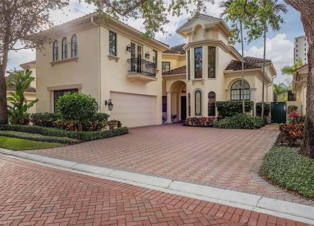 Property at 8169 Via Vecchia, Naples, FL 34108, 4 beds, 4.5 baths