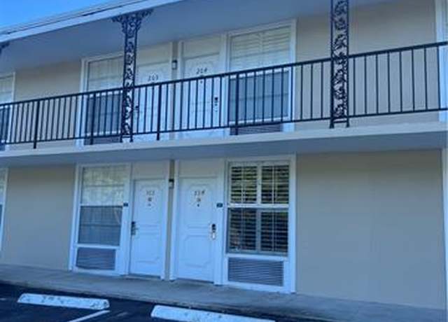 Property at 2555 Tamiami Trl N #204, Naples, FL 34103, 1 bath