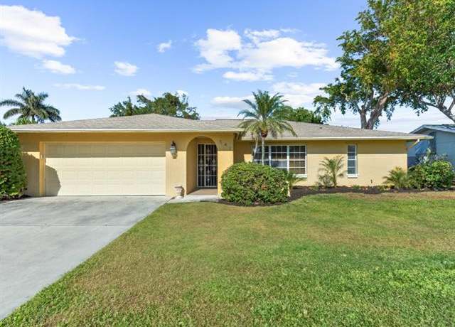 Property at 541 Landmark Dr, Naples, FL 34112, 3 beds, 2 baths